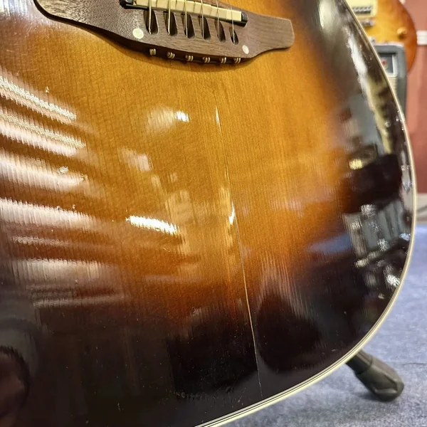 Guitare Ovation Custom Balladeer 1612