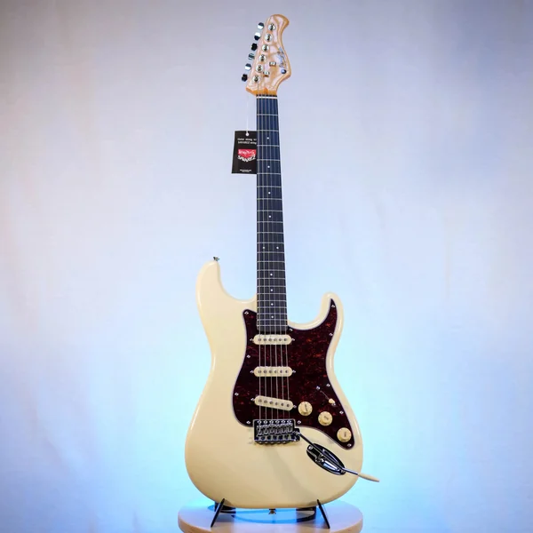 Guitare Prodipe ST80 Crème
