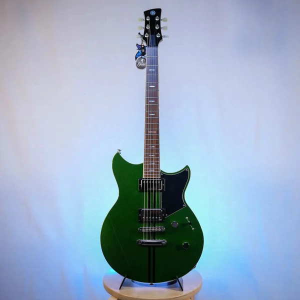 Guitare Yamaha Revstar Standard RSS20 Flash Green