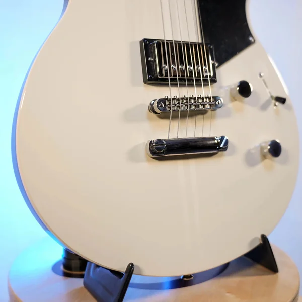 Guitare Yamaha Revstar Standard RSS20 Vintage White