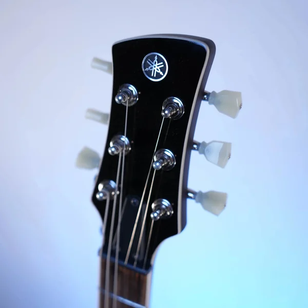 Guitare Yamaha Revstar Standard RSS20 Vintage White