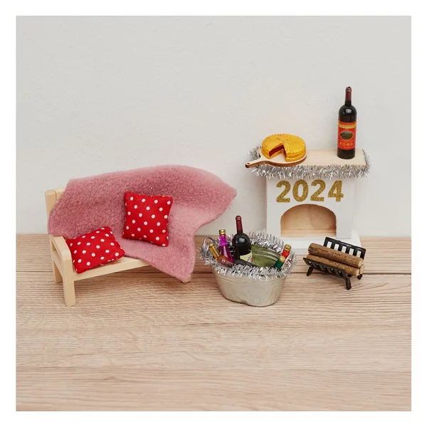 Gâteau miniature sur planche en bois