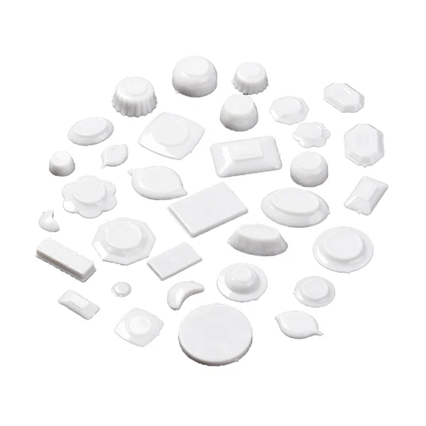 Lot de 33 plats miniatures en plastique