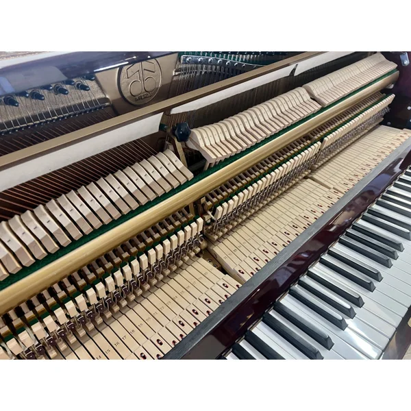 Maeari 821 Piano Droit Finition Acajou Brillant