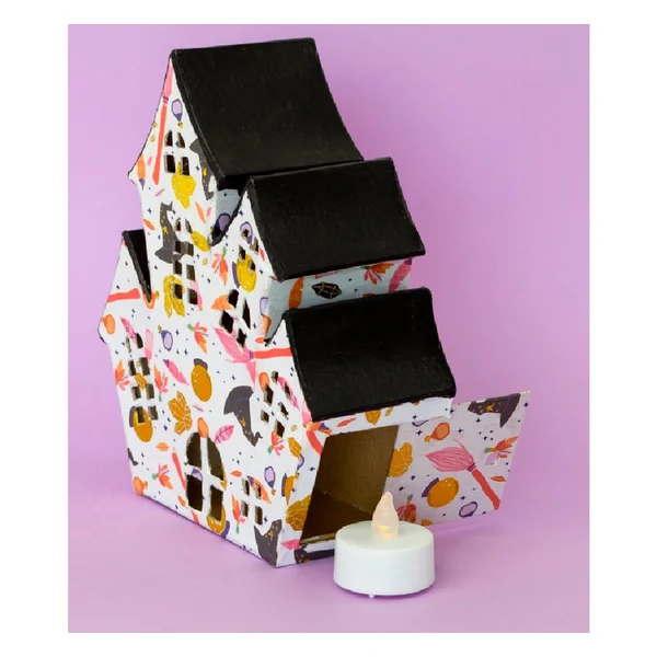 Maison en carton ouvrable « Crazy Castle »