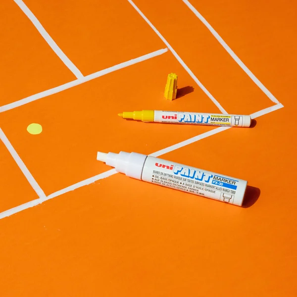 Marqueur permanent paint PX30