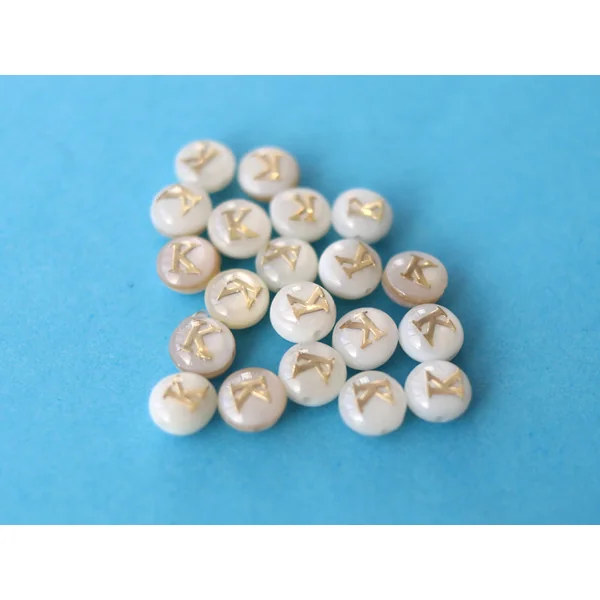 Perle coquillage naturel et laiton doré - Lettre K