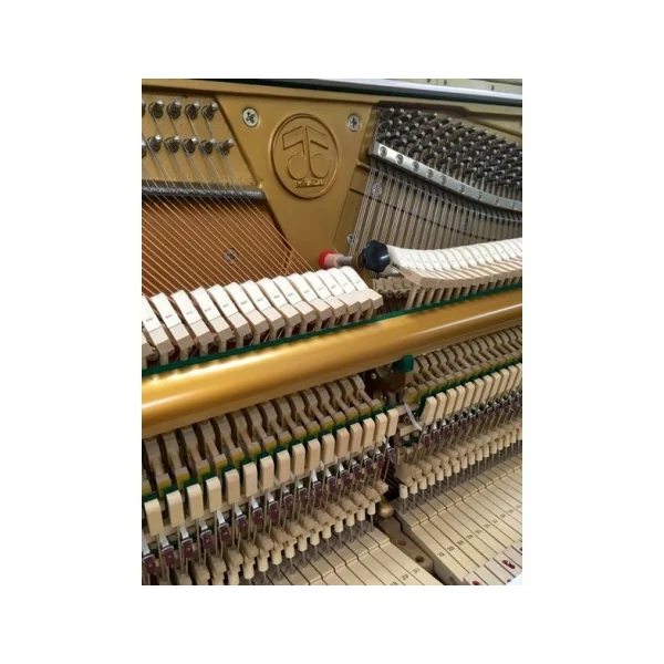 Piano droit Hyundai By Samick U-835 121cm blanc brillant