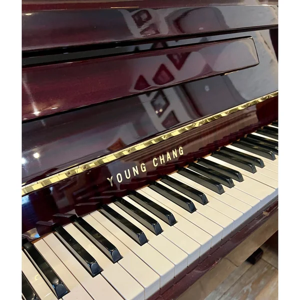 Piano droit YOUNG CHANG U-109 Acajou Brillant