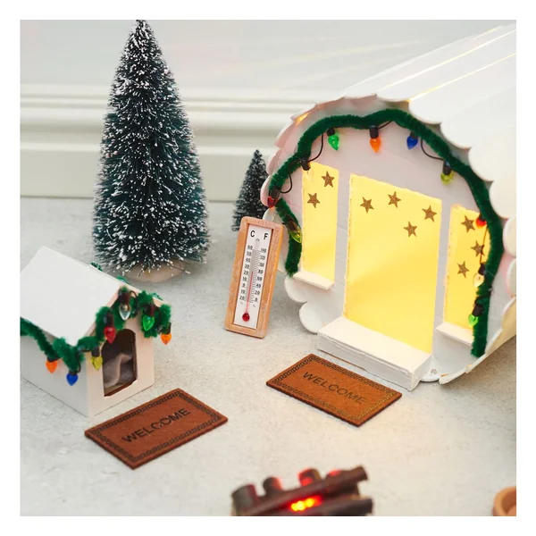 Sapin miniature à éclairage LED, 14 cm