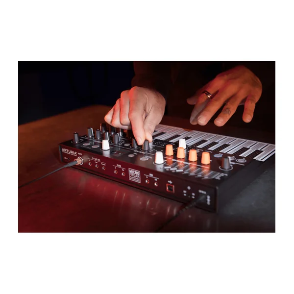 SYNTHETISEUR ARTURIA MICROFREAK - Synthétiseur hybride