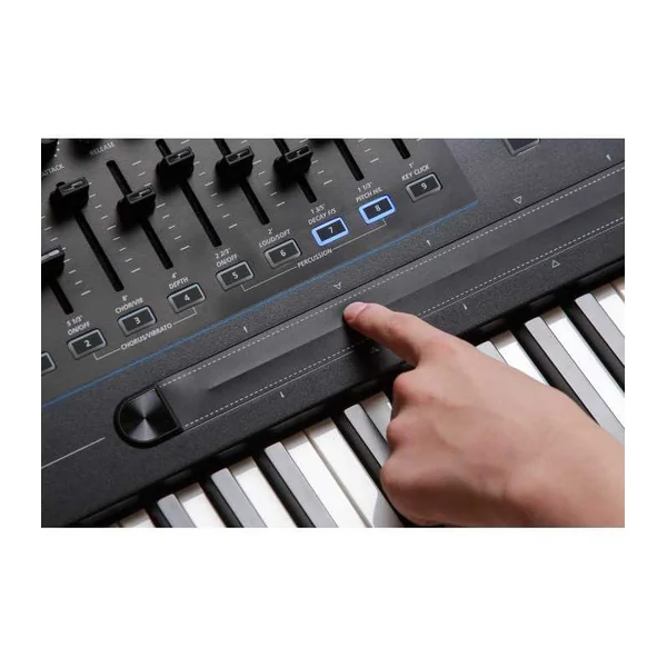 SYNTHETISEUR KURZWEIL K2700