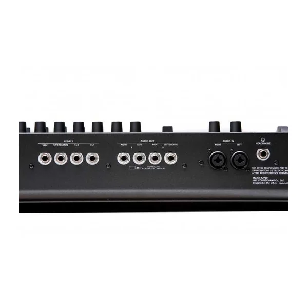 SYNTHETISEUR KURZWEIL K2700