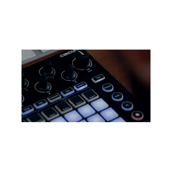 Synthétiseur / Séquenceur Novation Circuit pour live ou création