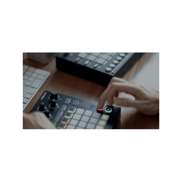 Synthétiseur / Séquenceur Novation Circuit pour live ou création