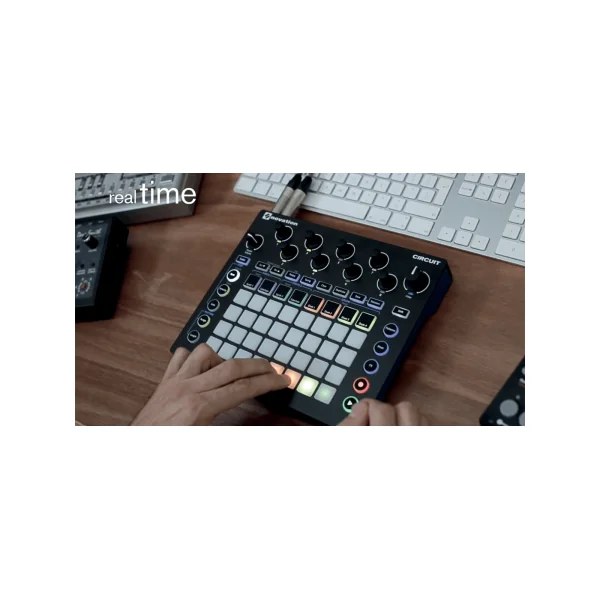Synthétiseur / Séquenceur Novation Circuit pour live ou création