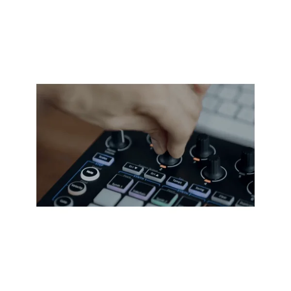 Synthétiseur / Séquenceur Novation Circuit pour live ou création