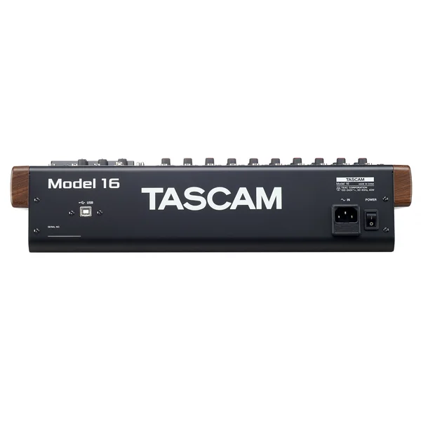Tascam Model 16 analog mixer og 14 track digital recorder