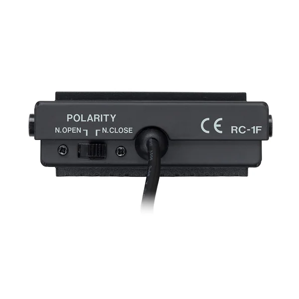 Tascam RC-1F Fodkontakt