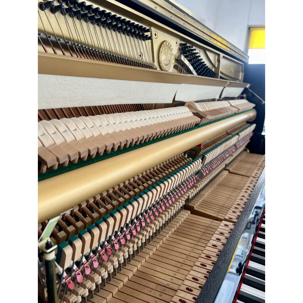 YAMAHA U1 121cm Piano Droit Noir brillant