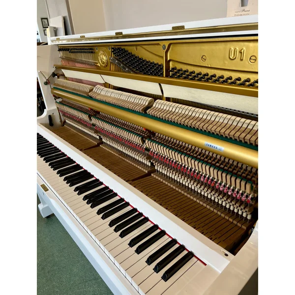 YAMAHA U1 Blanc Brillant Piano Droit