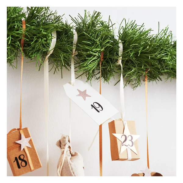 Étiquettes cadeaux VBS « White Mix »